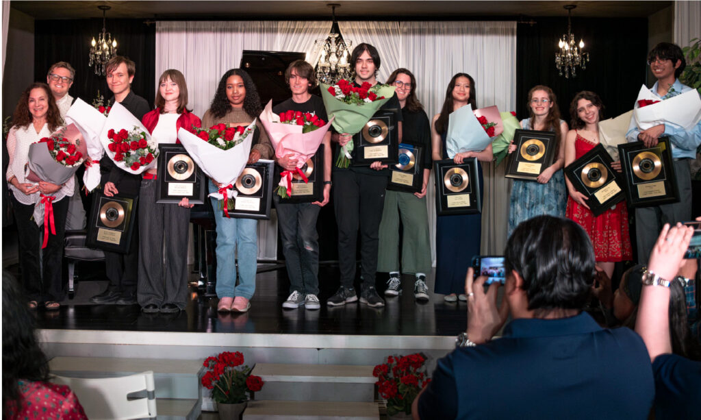 Testimonials background - Little School of Music